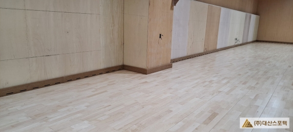 4 환기형걸레받이 설치.jpg